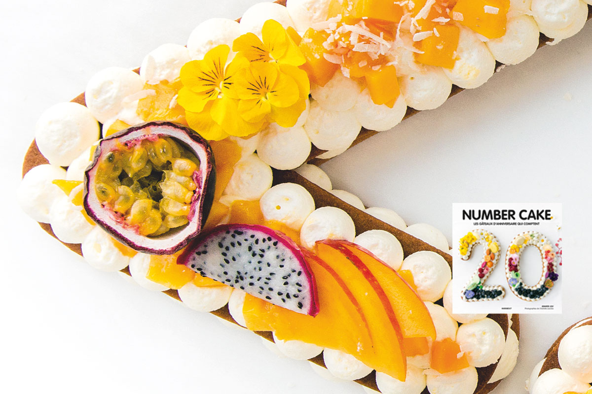 Number Cake 'Exotique' : coco, fleurs de pensées, macarons, mangue, fruits de la passion et fruit du dragon